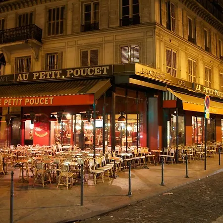 The Blue House * Parigi
